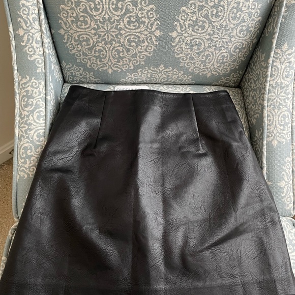 Ellison Faux Embroidered Leather mini skirt NWT size M - Picture 6 of 6